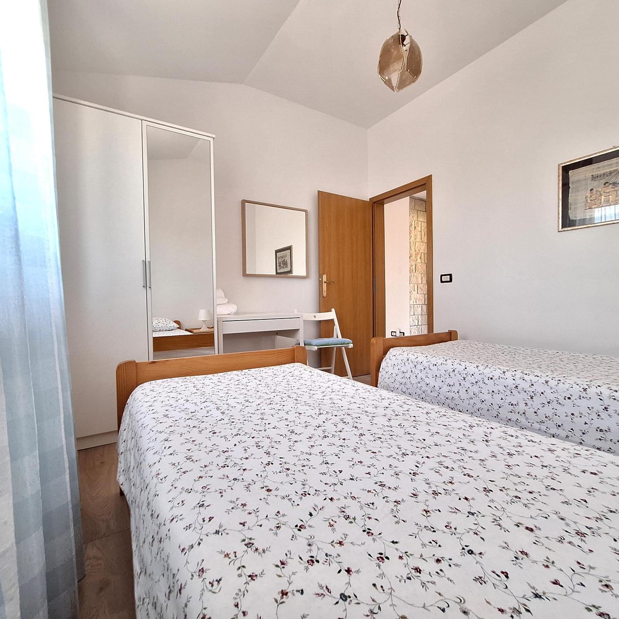 Apartment Mita โกรชน์ยัน ภายนอก รูปภาพ